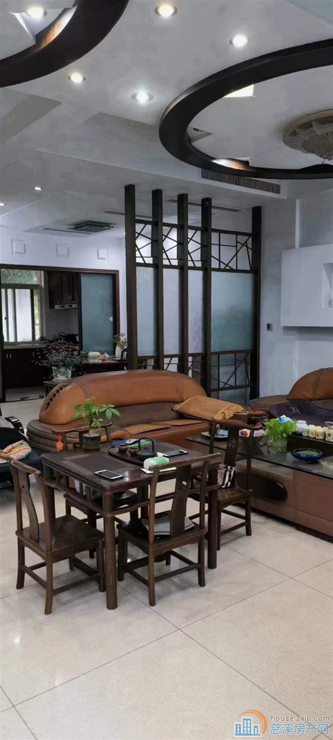 前应西区三通三别墅435平精装修658万