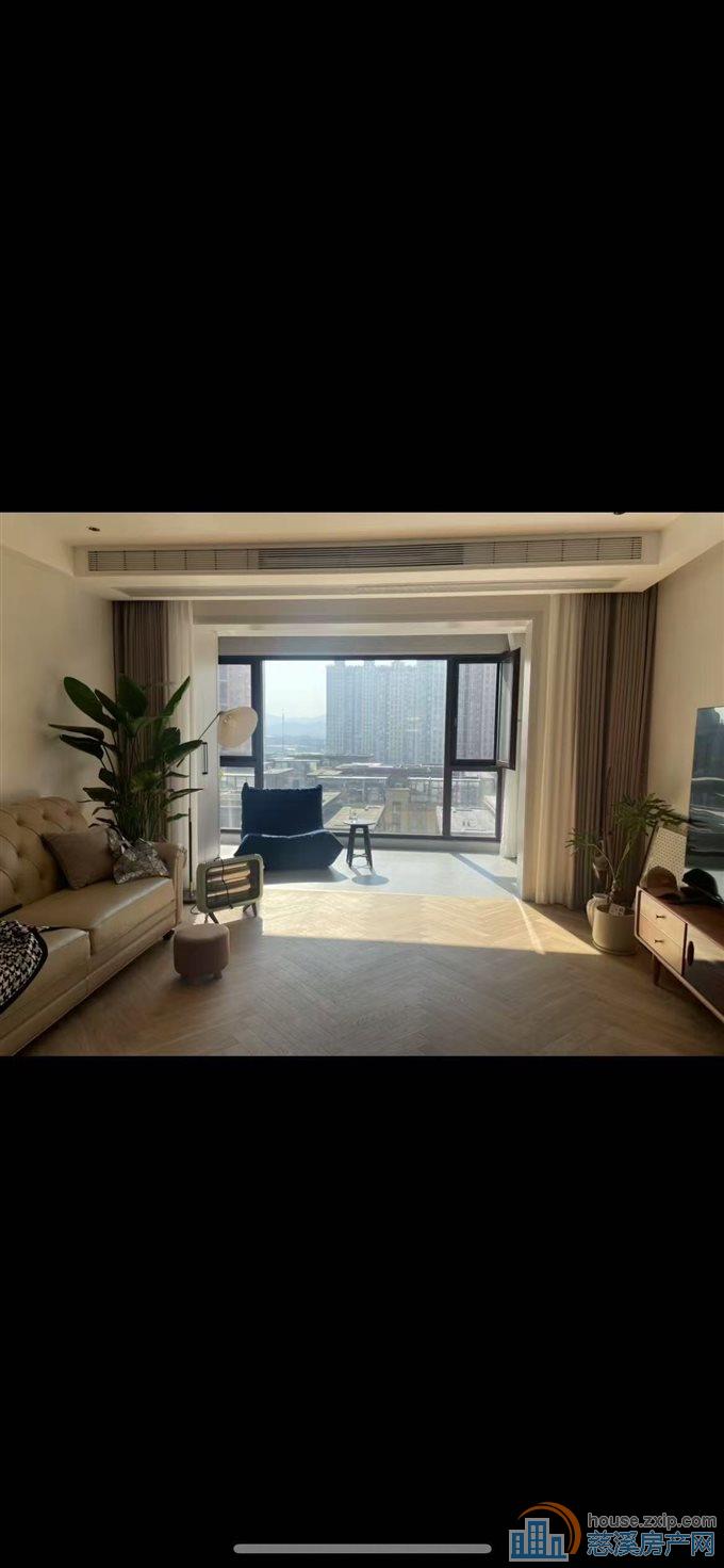 吾悦华府 140平好楼层东边套豪装车位 