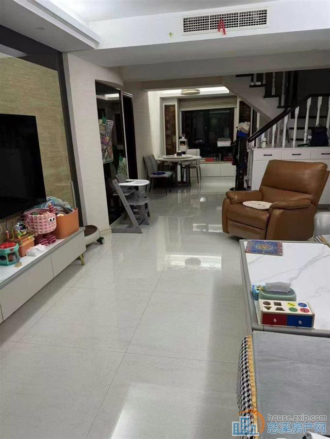 城市桃源电梯顶复86+86平精装带车位