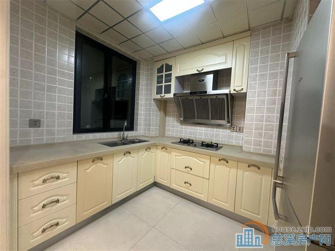 城市桃源中间楼层中庭