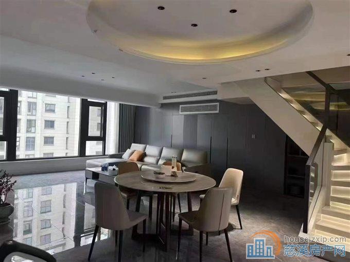 珑玥府上叠155平精装带车位可读书