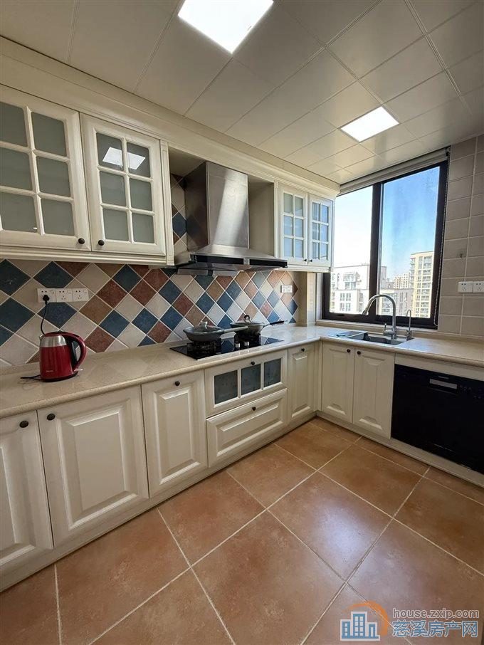 绿城御园 豪装 带车位 楼层好