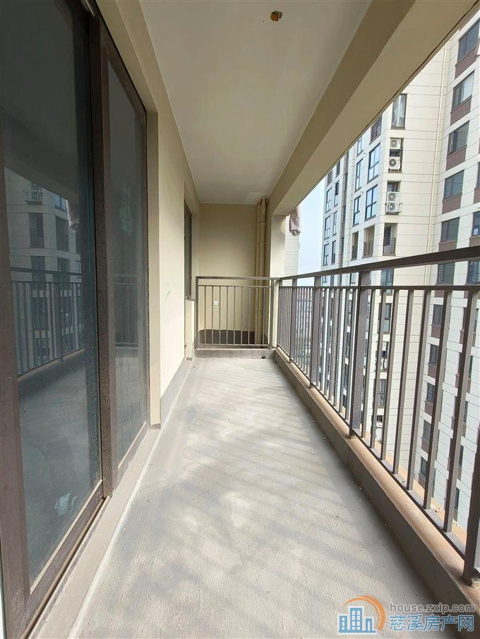 梧桐府 毛坯143平方178万带车位