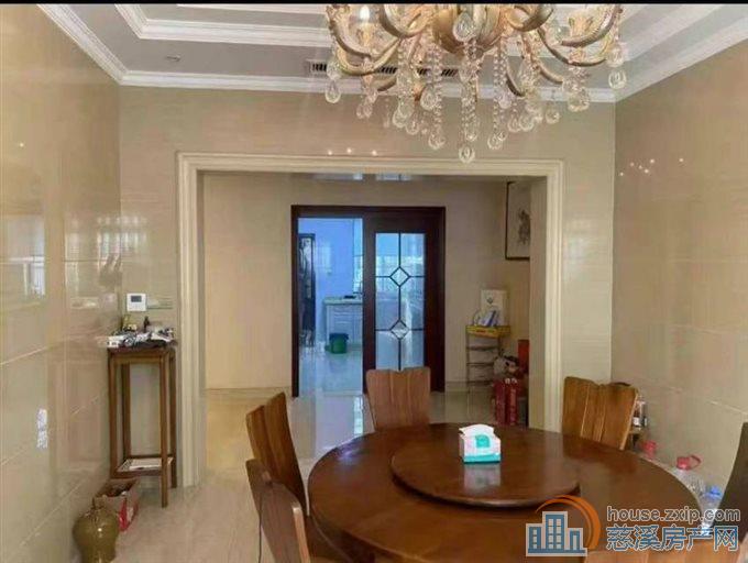 白彭兴隆苑三间三楼别墅精装大院子