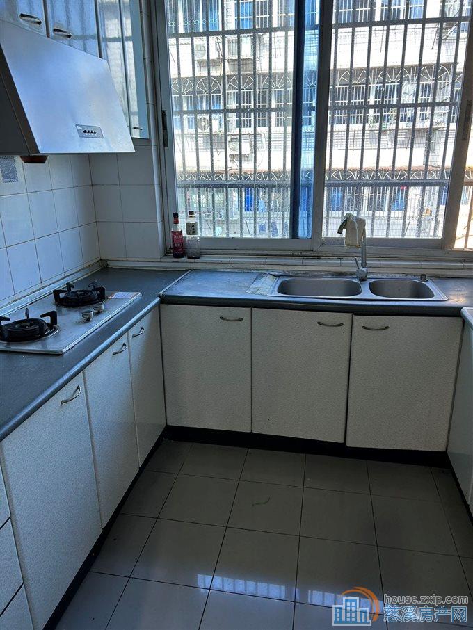 虞波北园低楼层110平方车库116万