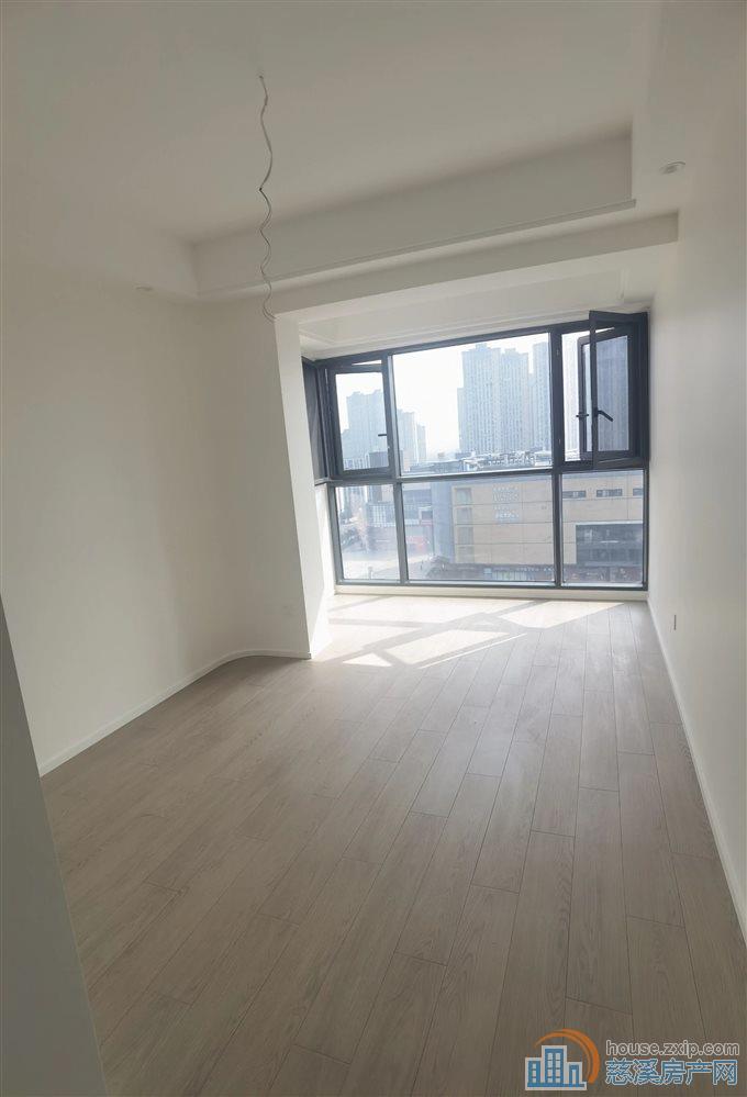 金源星萃104平152.6万全新精装修