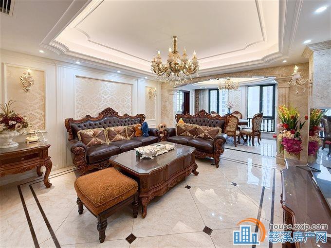 财富中心豪华装修 带车位172平248万