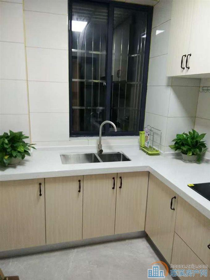 新浦【群英中心】电梯房三室精装修独家直接