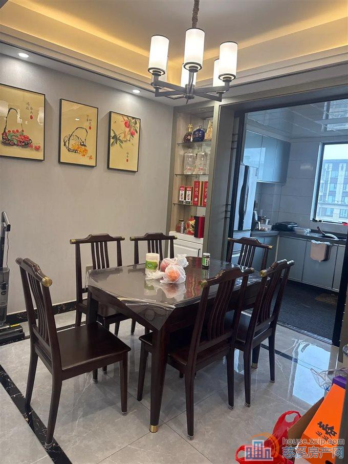 悦华府  精装修 吾悦商场旁