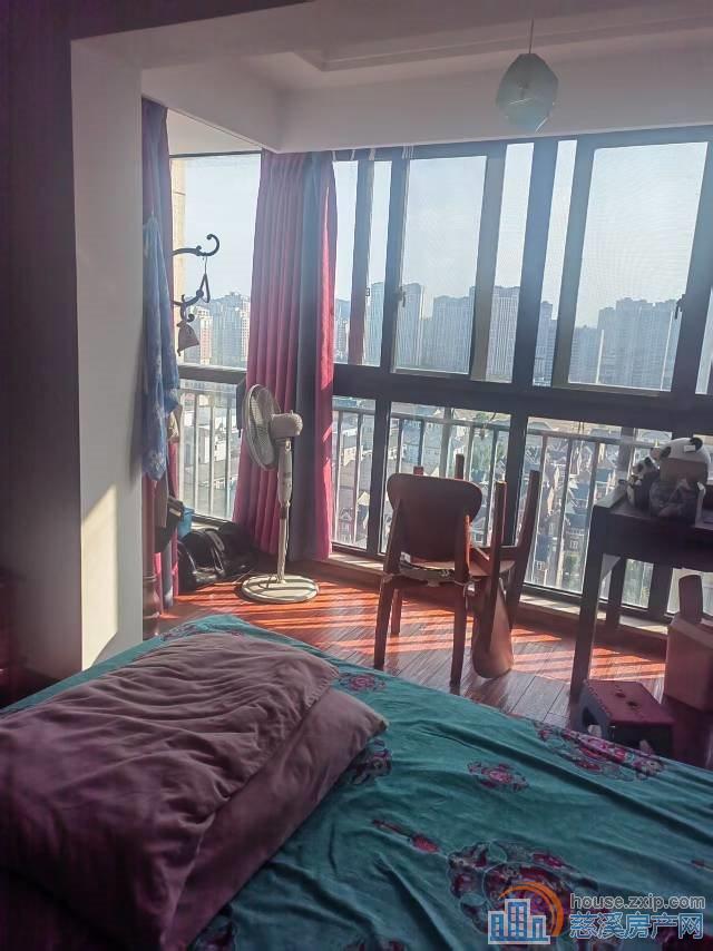 出售:伊顿花苑，3室2厅2卫，直接