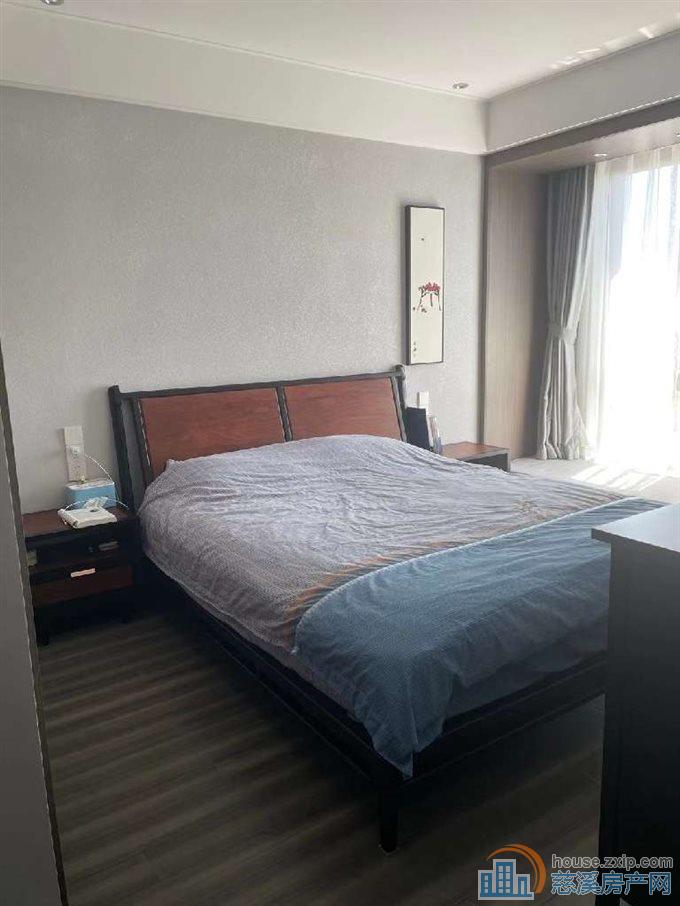 恒泰嘉景园 精装 黄金楼层 带车位杂物间