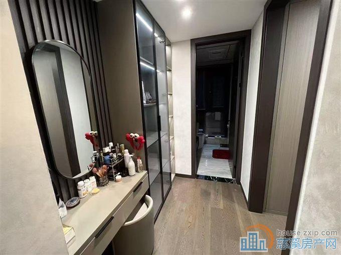 珑玥府中叠 精装朝南三开间送车位 文锦