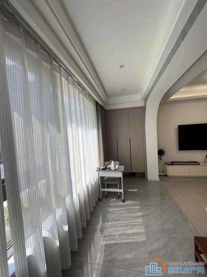 实验上林双XQ誉林府全新精装满两年 