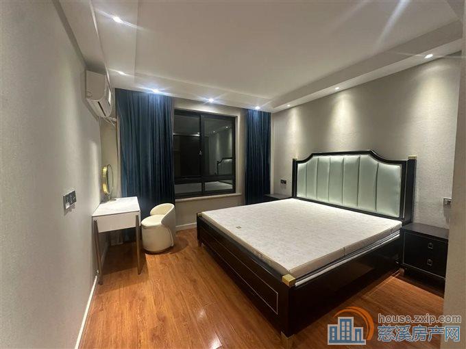 城市桃源中间楼层中庭