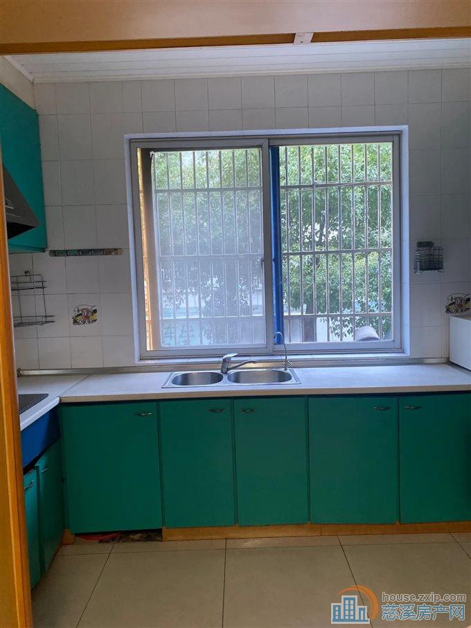 金东北苑135平110万带大车库精装