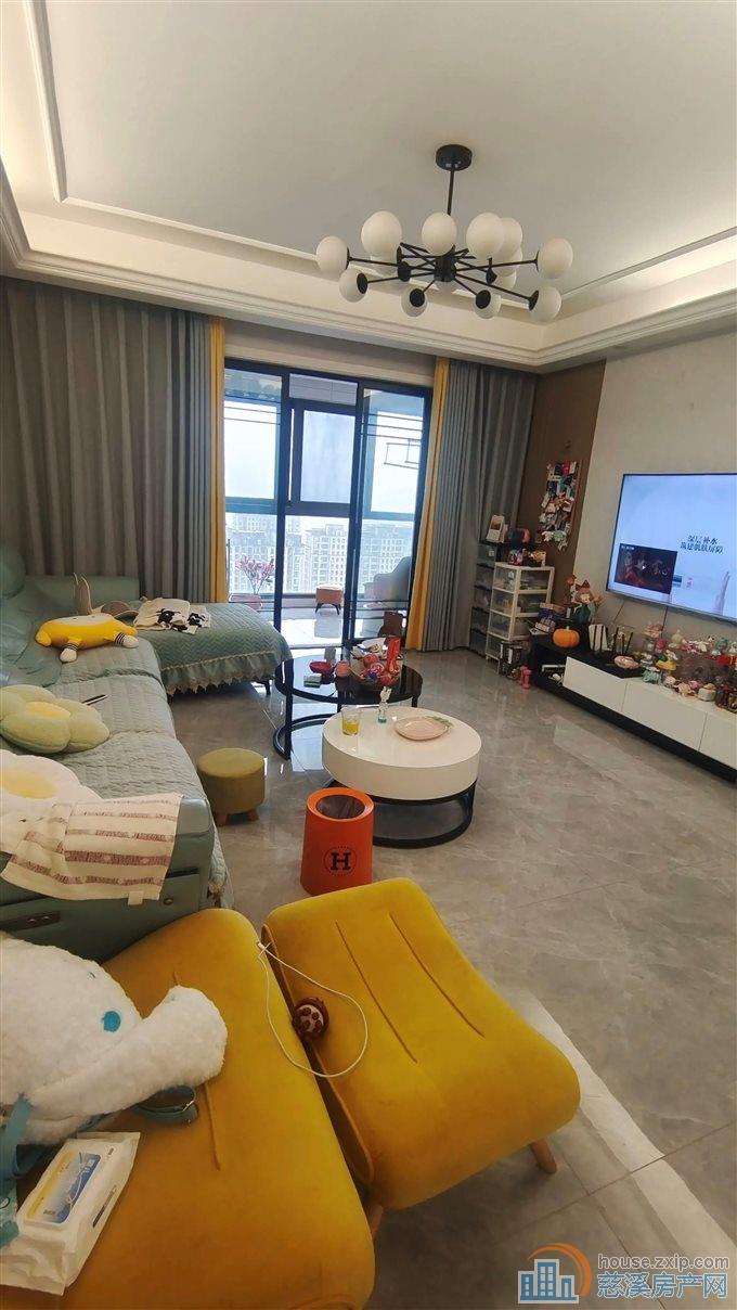 城南悦华府精装4房140平208万带车位