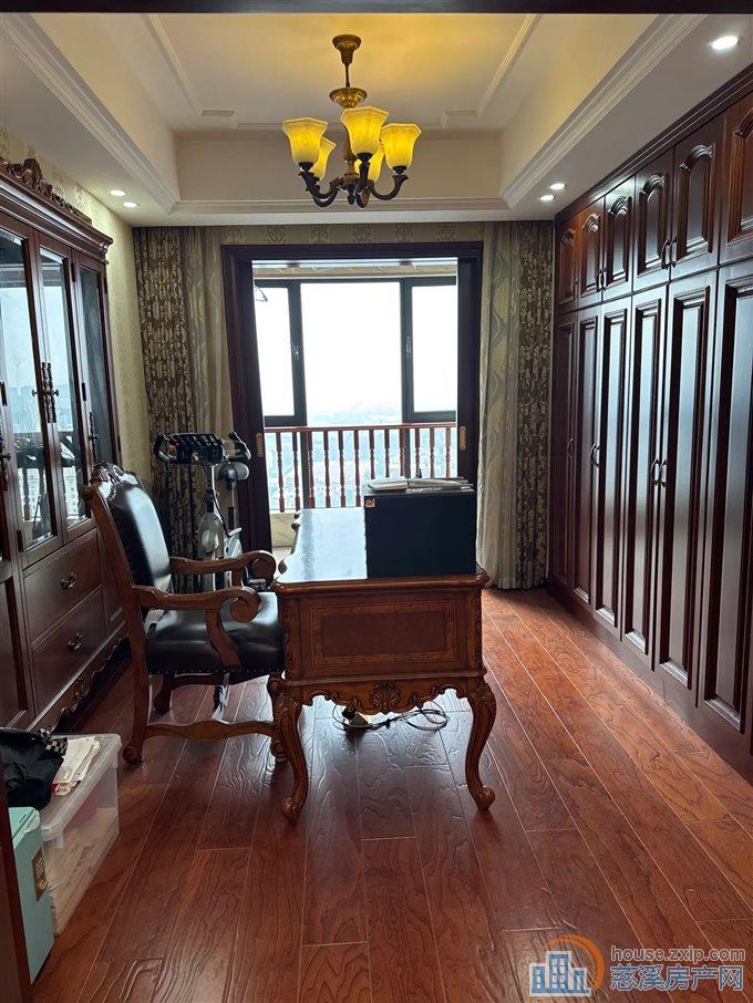 财富中心172平248万豪装100万车位