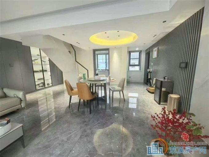 珑玥府上叠155平精装带车位可读书