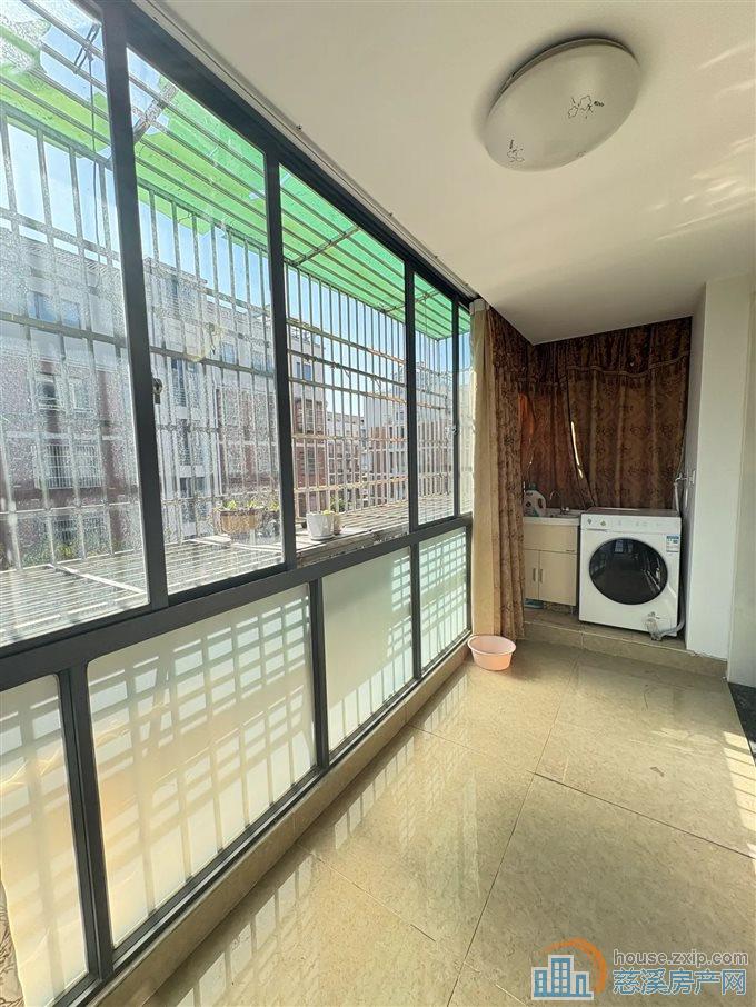 捡漏 星光家园 结婚装修 河景房,东边套