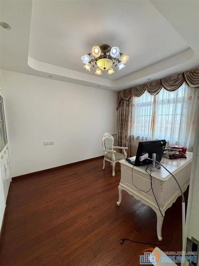 天赐家园137平精装朝南三间148万