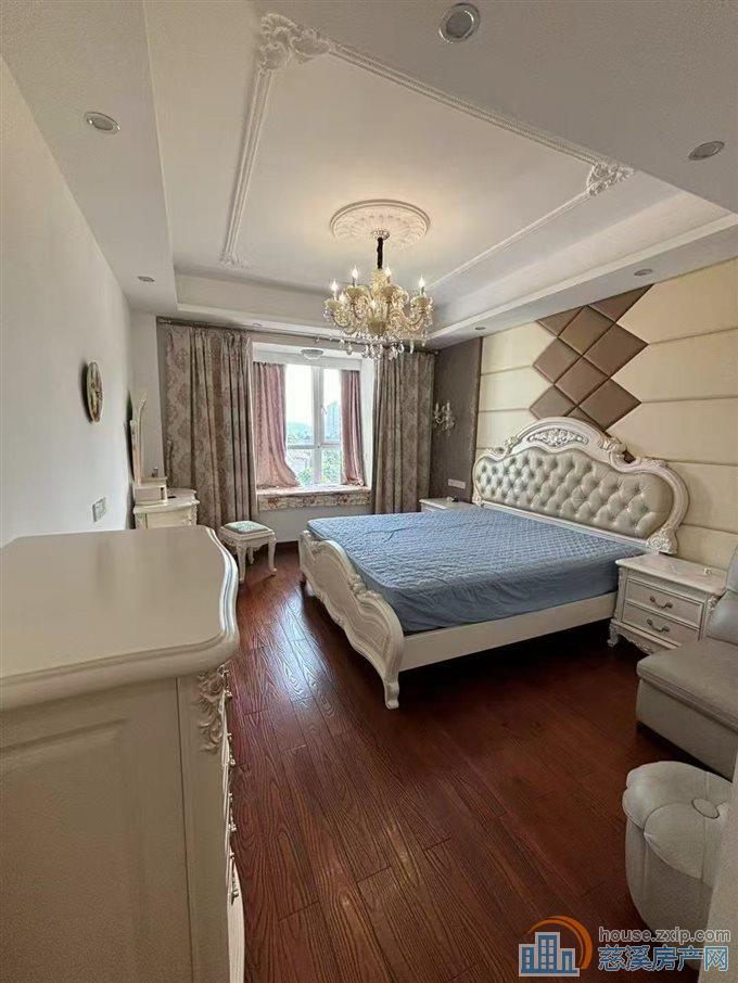 天赐家园137平精装朝南三间148万