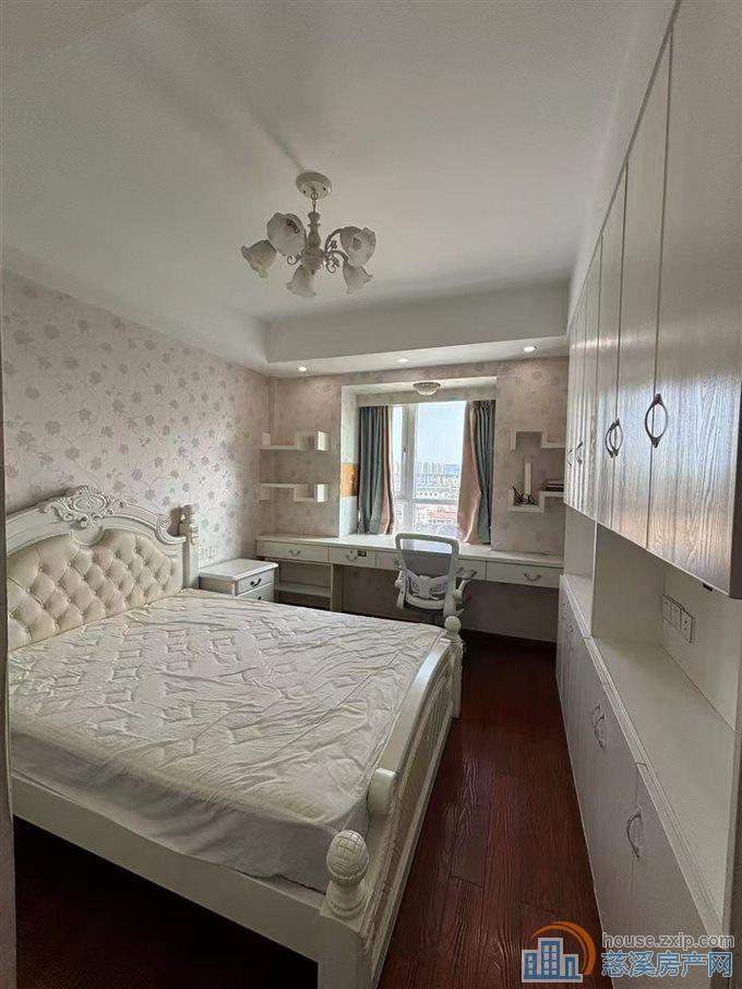 天赐家园137平精装朝南三间148万