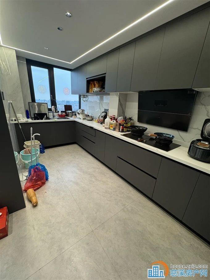 江滨之城 豪装196平方338万 带车位