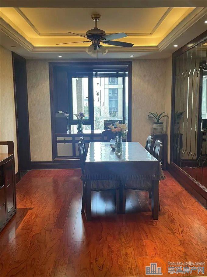 金地鸿悦  精装修 带车位 育才无在读