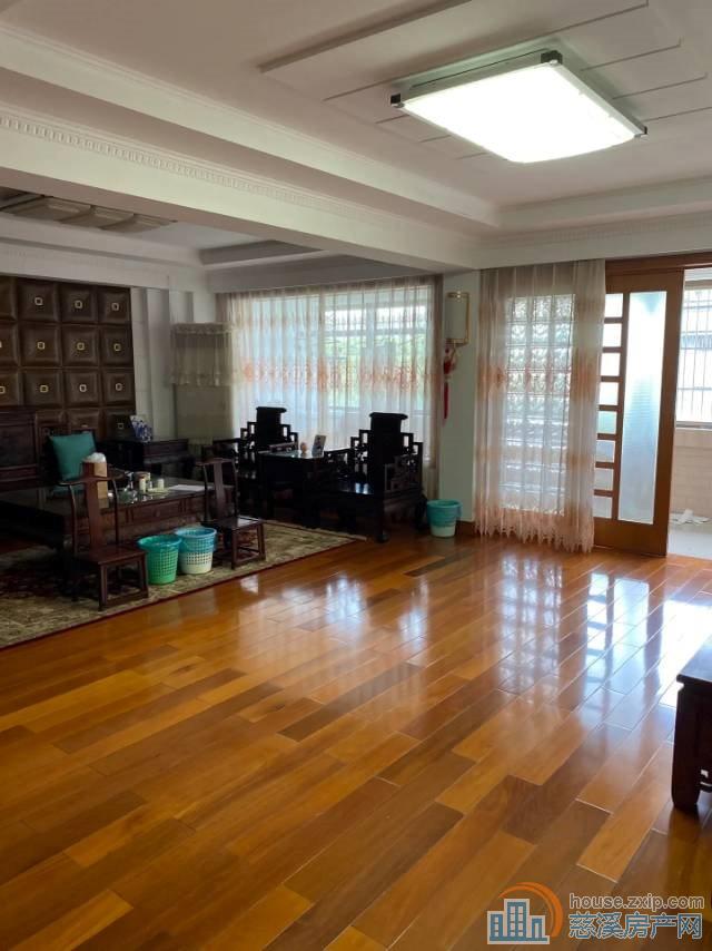 金东北苑  294平  180万