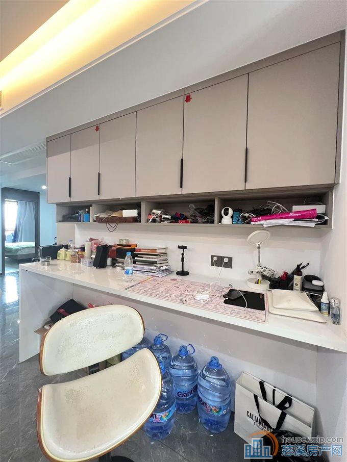 双囍花园现代精装八成新直接拎包