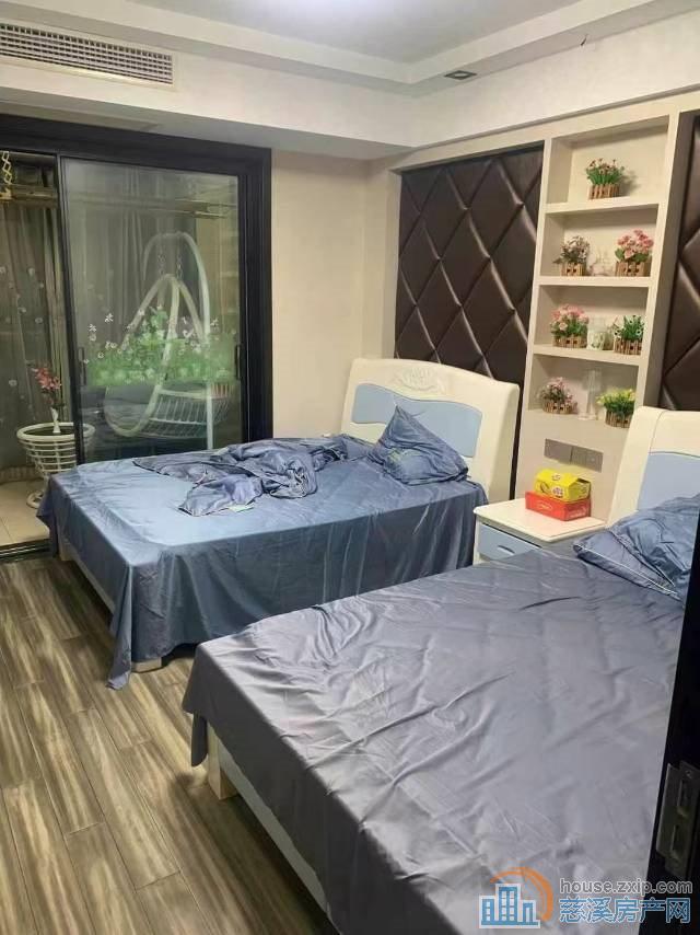 上笆里花苑142平精装3室车位168万