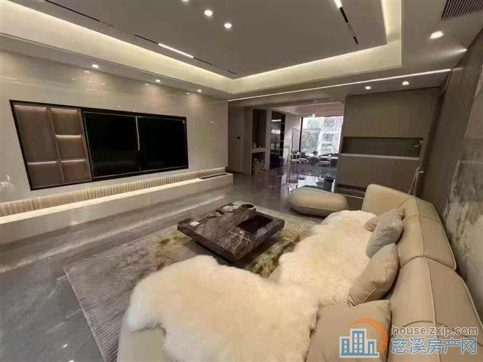 急售:天铂佳苑 洋房 全新精装修送车位
