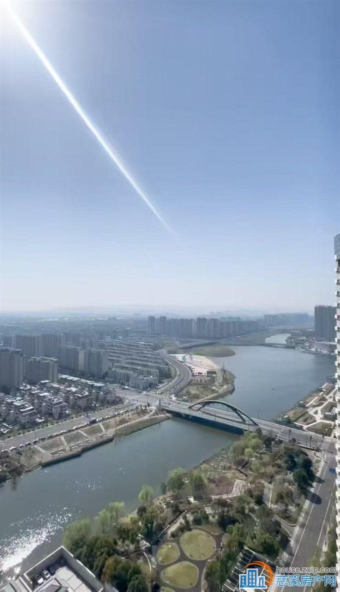 云顶，顶复豪宅388平2车位968万