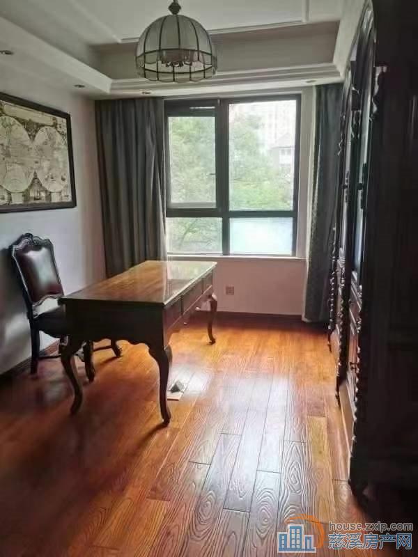 橡树湾洋房146平+车位豪装2年280万