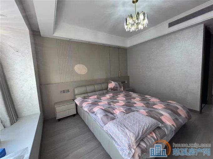 急售:天铂佳苑 洋房 全新精装修送车位