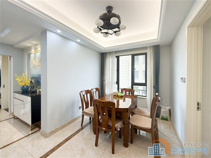 盛泰嘉苑 精装修 带车位 拎包入住