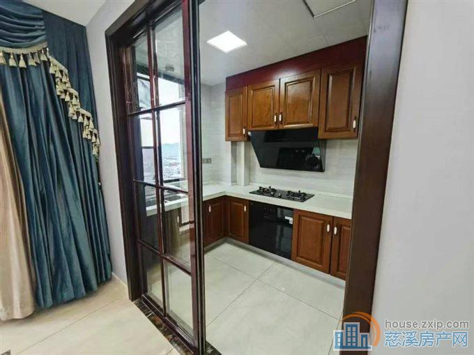 绿城诚园132平方边套3室168.8万