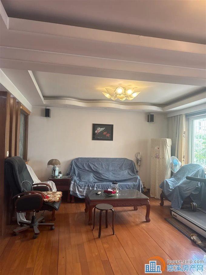 清泰公寓精装147平132万低楼层带车库