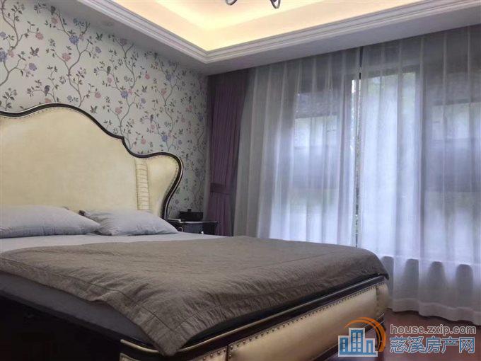 金仕华庭二期低楼层3室2厅2卫豪装