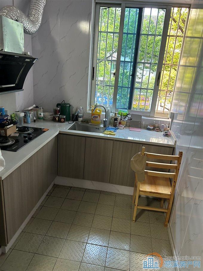 金山大通宾馆3楼91平装修85万直接