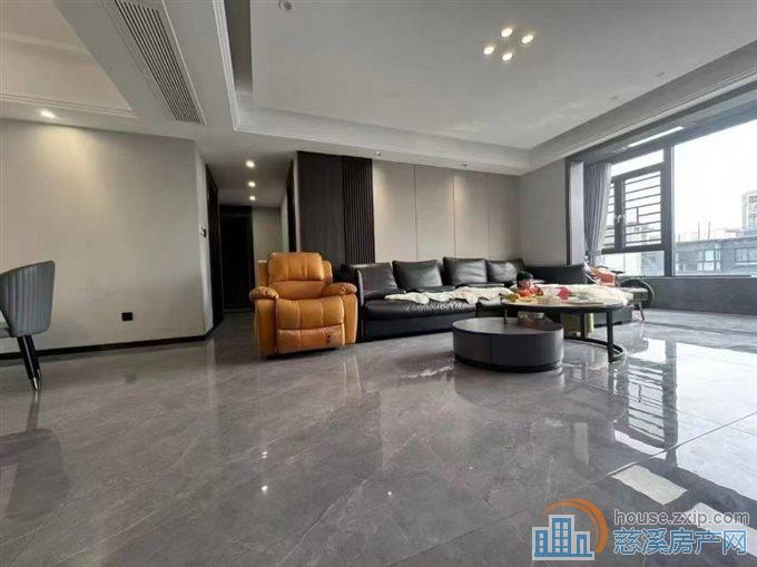 阅江府·洋房143平车位精装268万