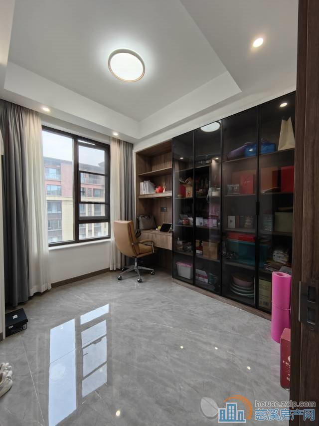 悦华府精装洋房140平方285万双车位