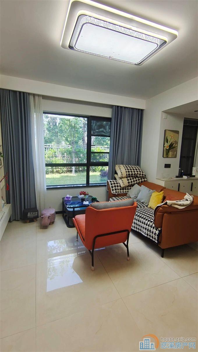 品尚居81平90万送100平大花园