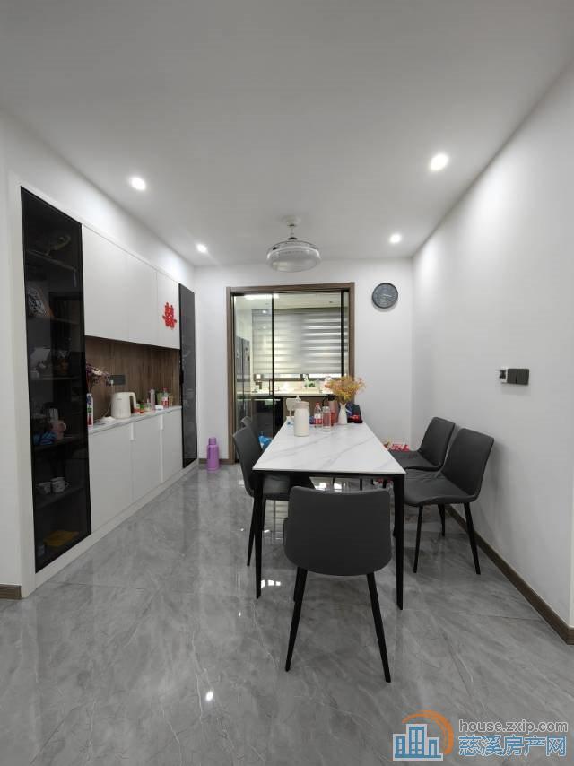 悦华府精装洋房140平方285万双车位