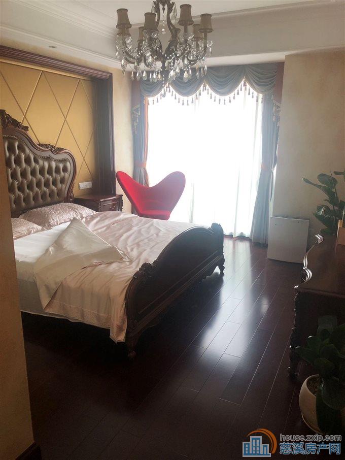 绿城慈园170平带产权车位豪装2年到