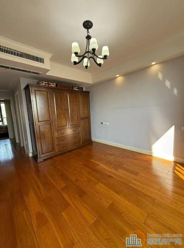 绿城御园141平双车位精装328万