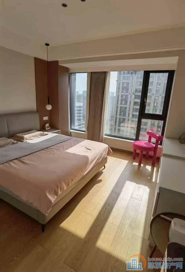 金地鸿悦楼层佳138.1平275万精装