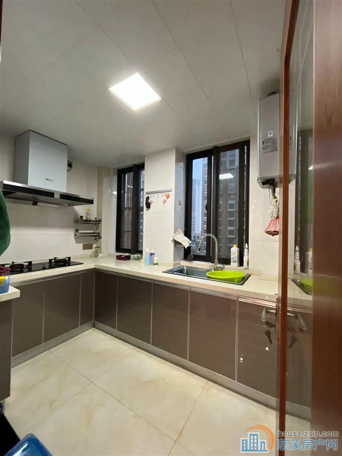 急急上笆里花苑137平145万