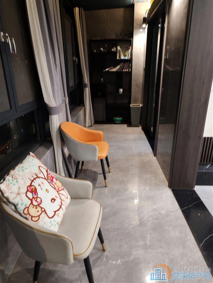 阅江府 精装洋房135.8平258万