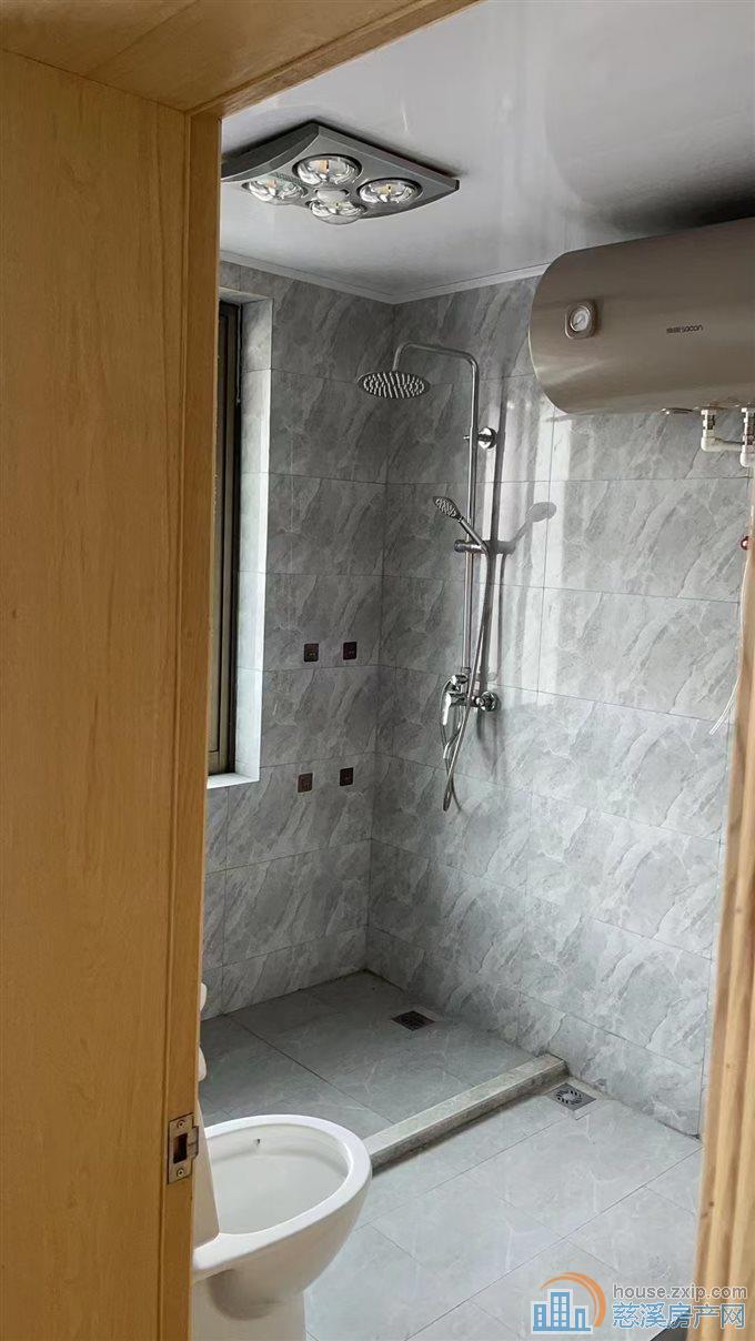 三北市场中层二室1600元/月